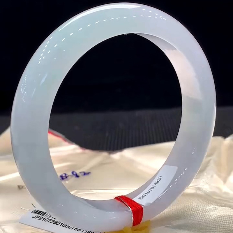 Natural bracelet, ice-like tex - Lighting review and price