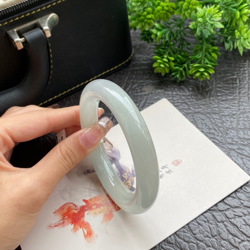 Myanmar for women, soft jadeit - Lighting review and price